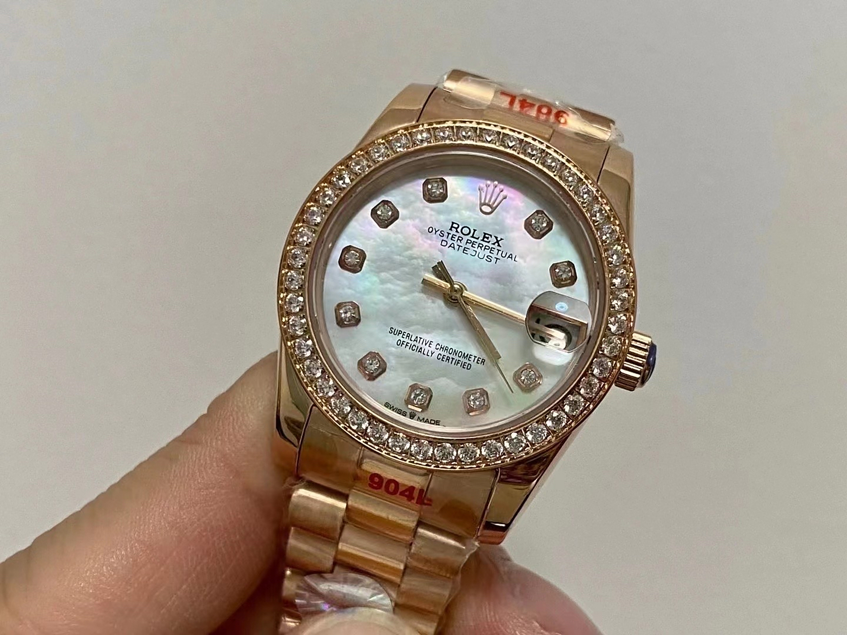 十二星座时尚穿搭: 处女座,金牛座个性腕表:劳力士日志  #星座# #时尚