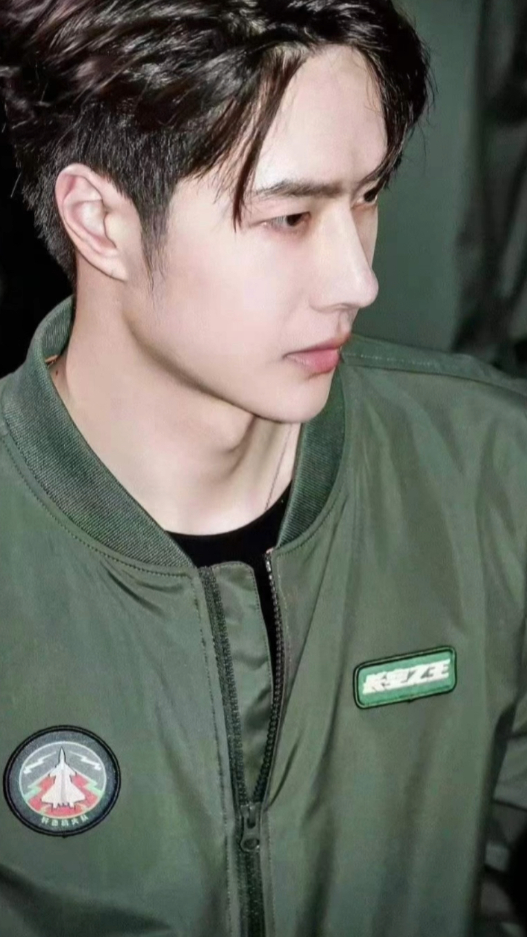 《长空之王》路演王一博生图直出,颜值大回春,哪一张美貌狙中了你的心