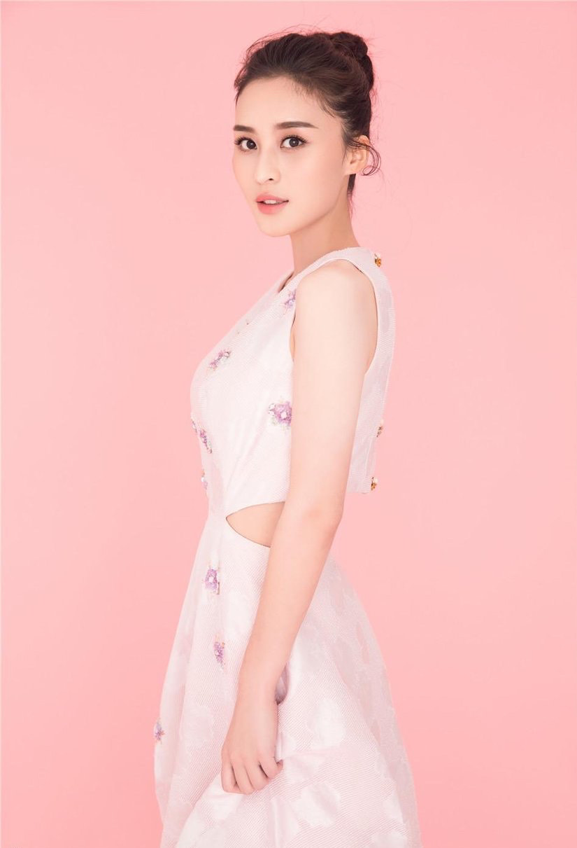 汤晶晶:丽质天成,貌美如花