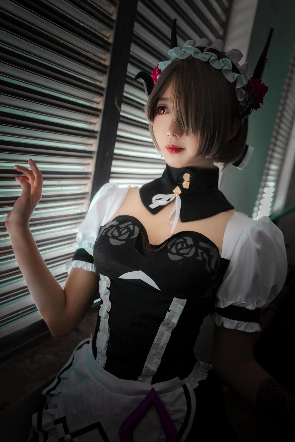 「崩坏3」丽塔cos:比起我的战斗力,你是否更欣赏我的美貌呢?