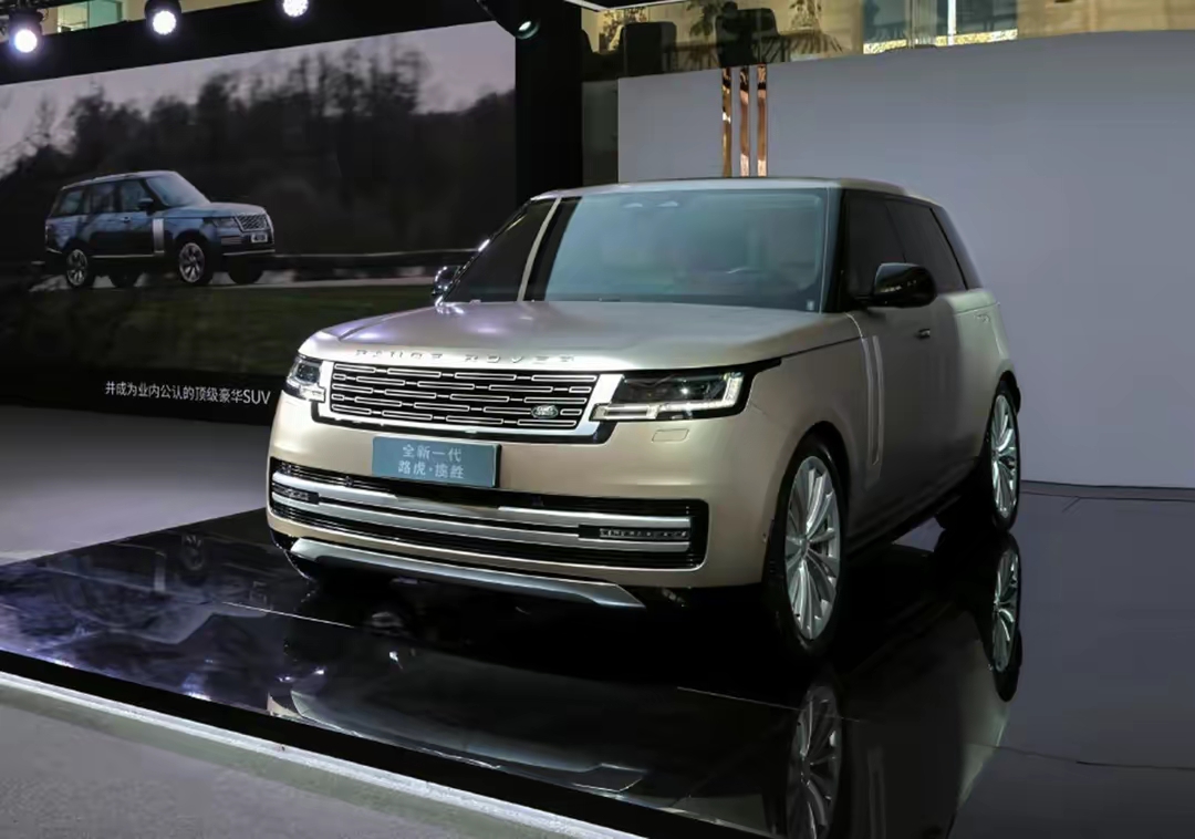 一个小时订单破9000台,卖到300万的路虎揽胜,真的有那么火?