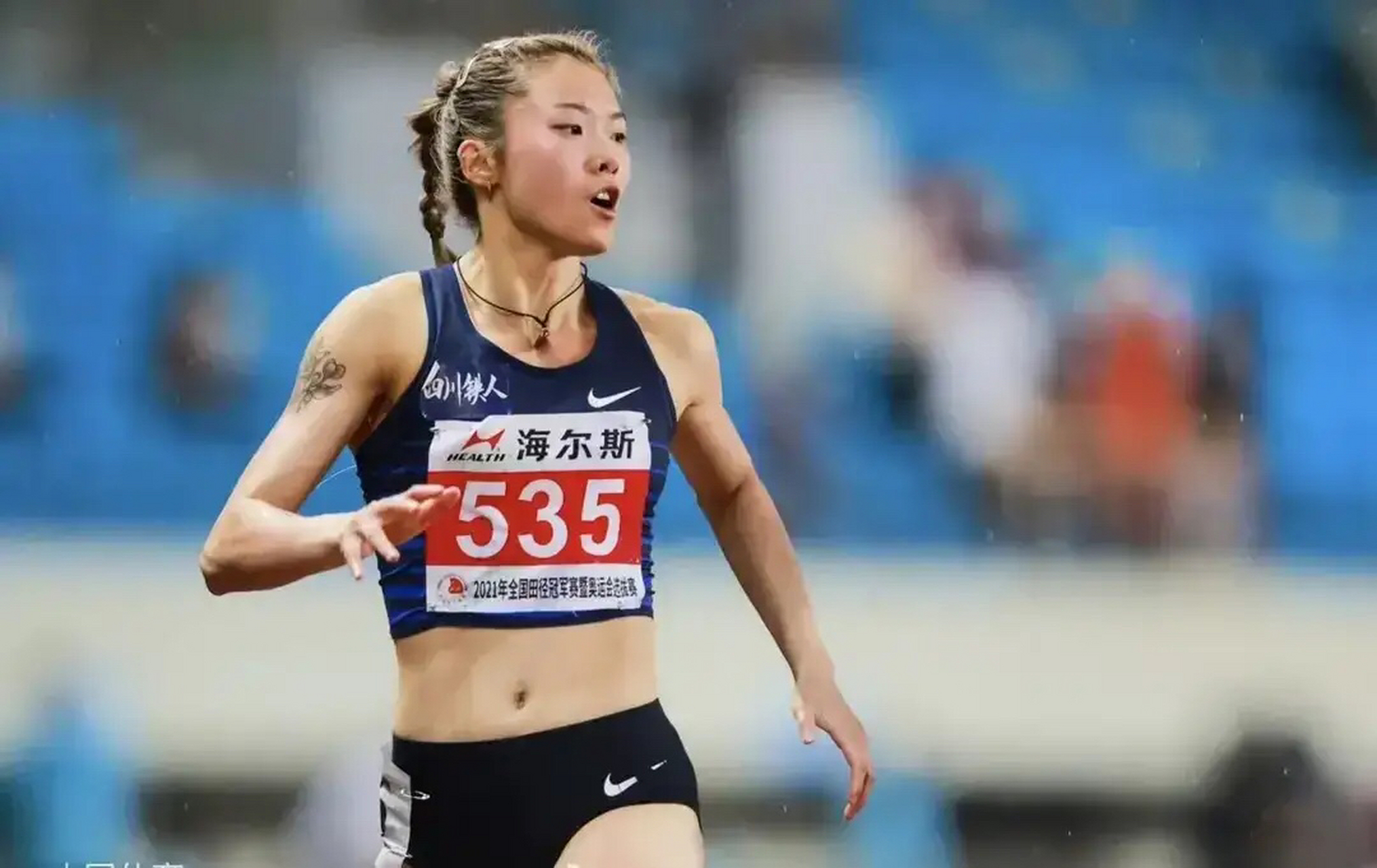 刚在全国田径冠军赛拿下女子100米栏冠军的四川铁人队选手吴艳妮,由于