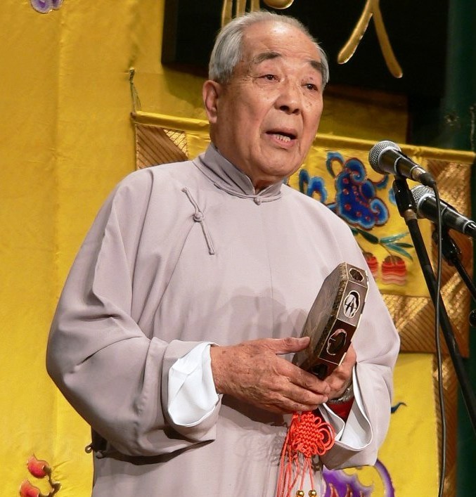 曾经天津和平区曲艺团八大名角,其中赵心敏,刘凤霞等人榜上有名