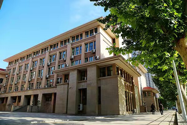 郑州爱中学校