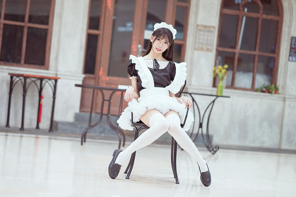 莓可-w-的女仆装扮，辛勤的小园丁