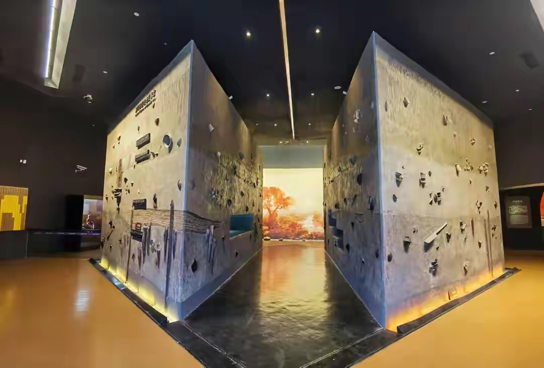 瞻仰河姆渡遗址博物馆