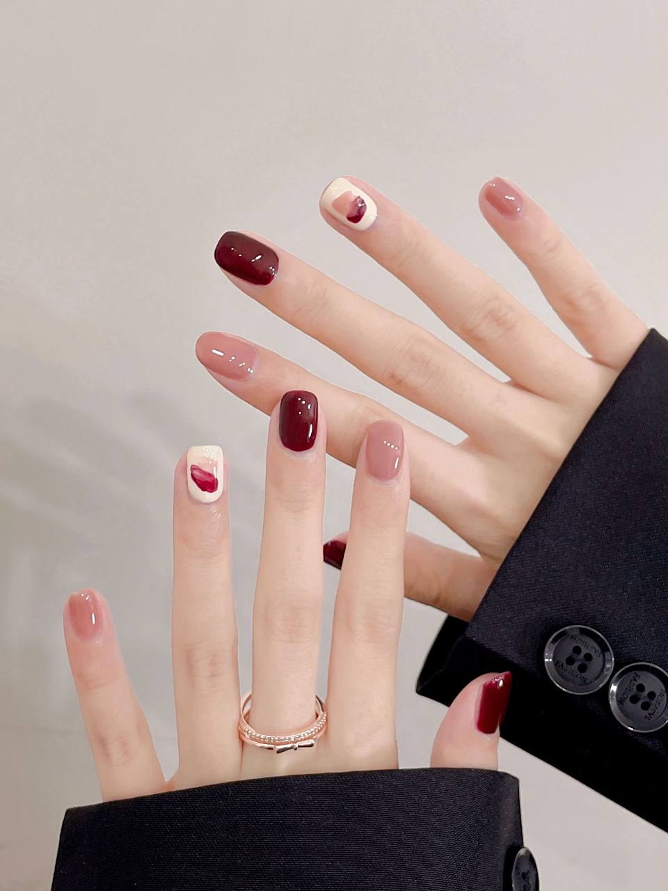 短款美甲9799ins显白车厘子跳色美甲 车厘子色真的是显白天花板