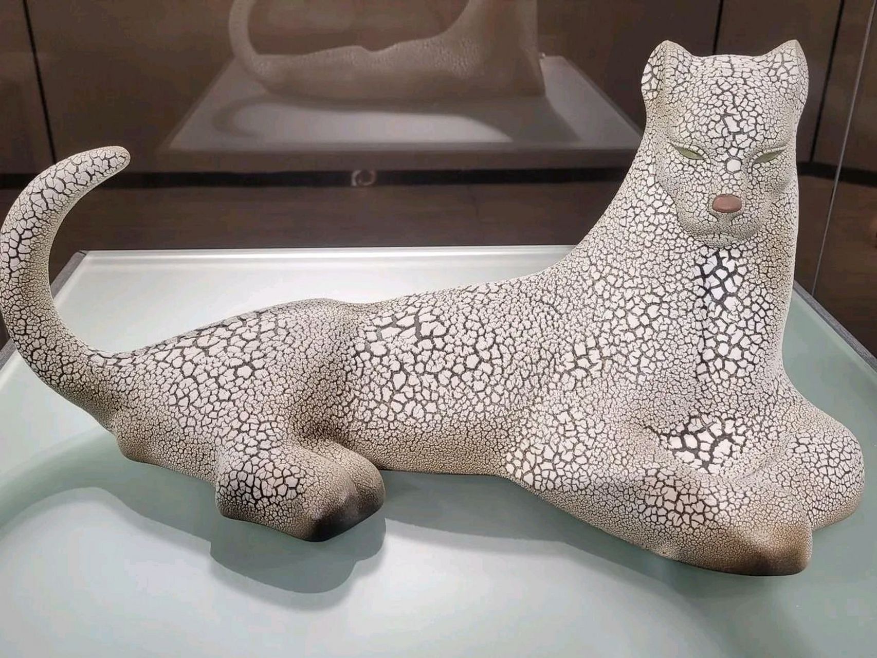 经典之作  《雪豹》陶艺大师周国桢的创作,意外地成为了经典之作.