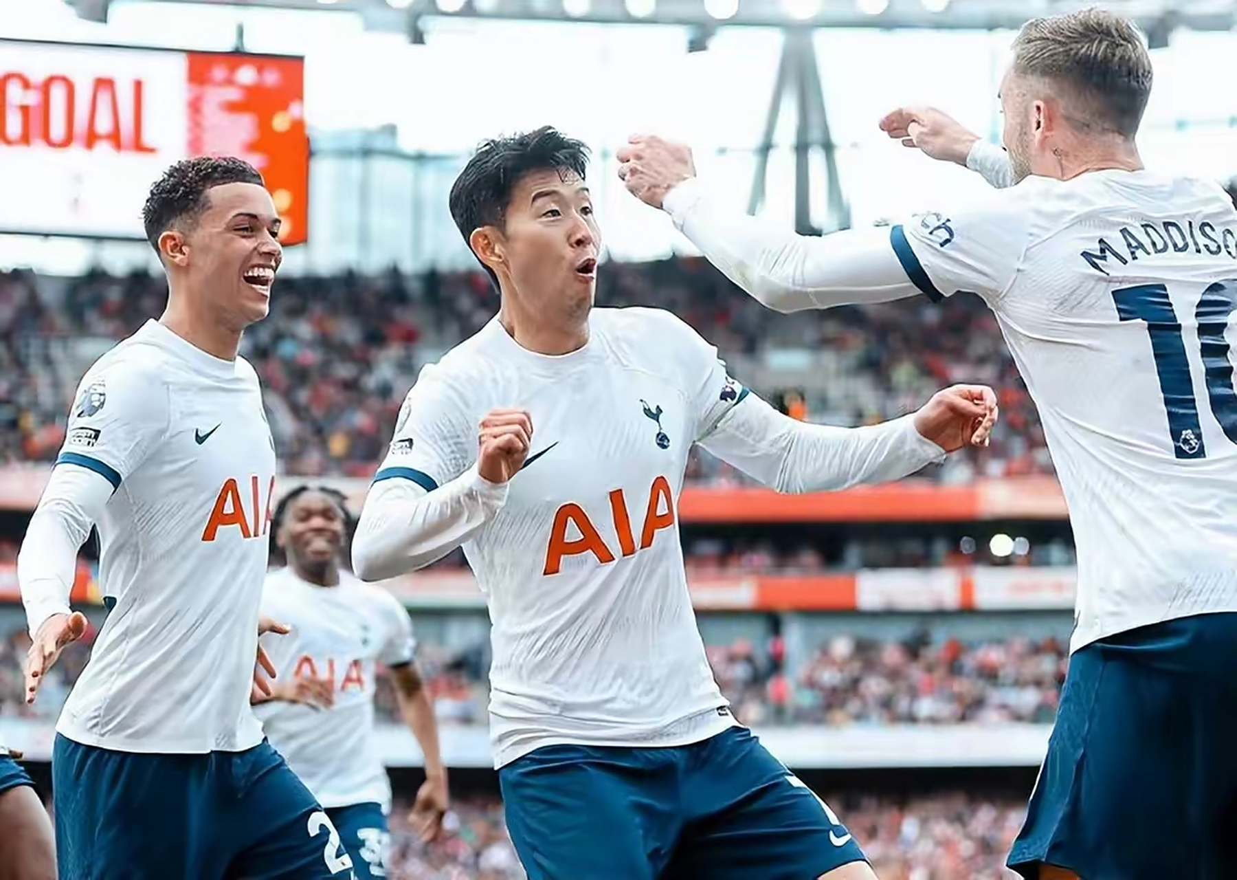 热刺队这个赛季无缘英超冠军的几个原因: 1.