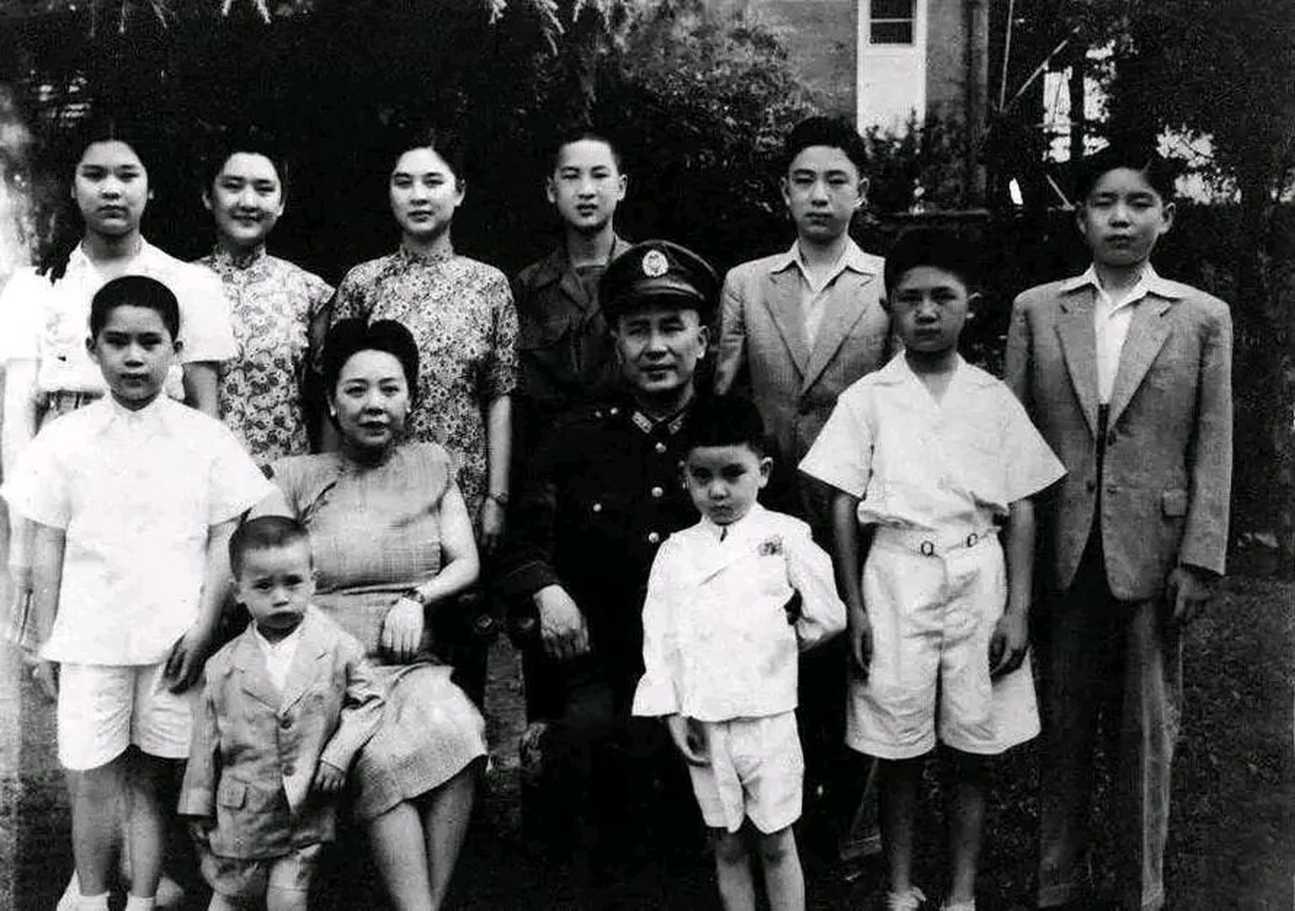 1925年,白崇禧,马佩璋结婚,彼时白崇禧32岁,马佩璋22岁.