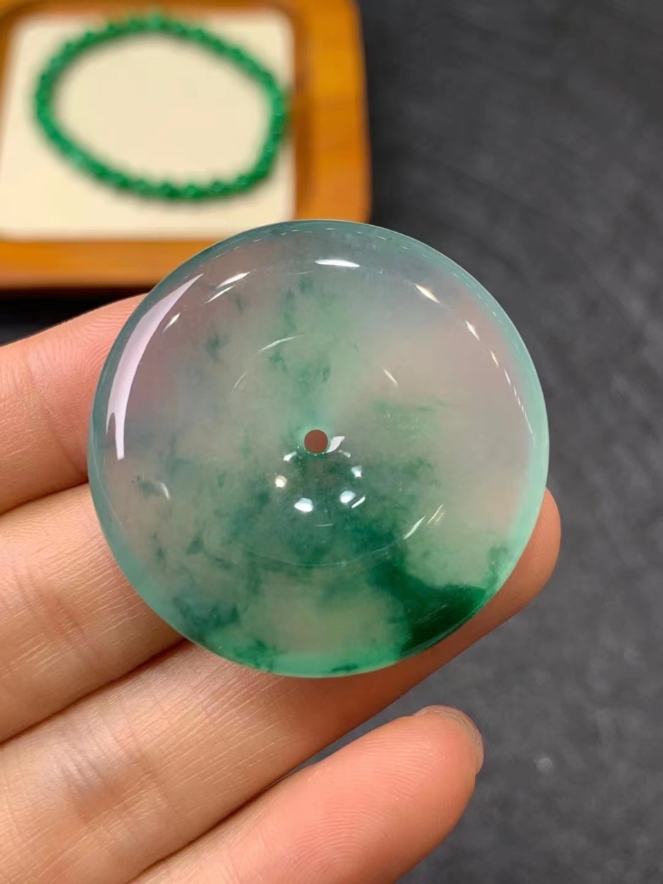 冰种飘绿花平安扣 飘花灵动,尺寸35.3-6.2mm #翡翠