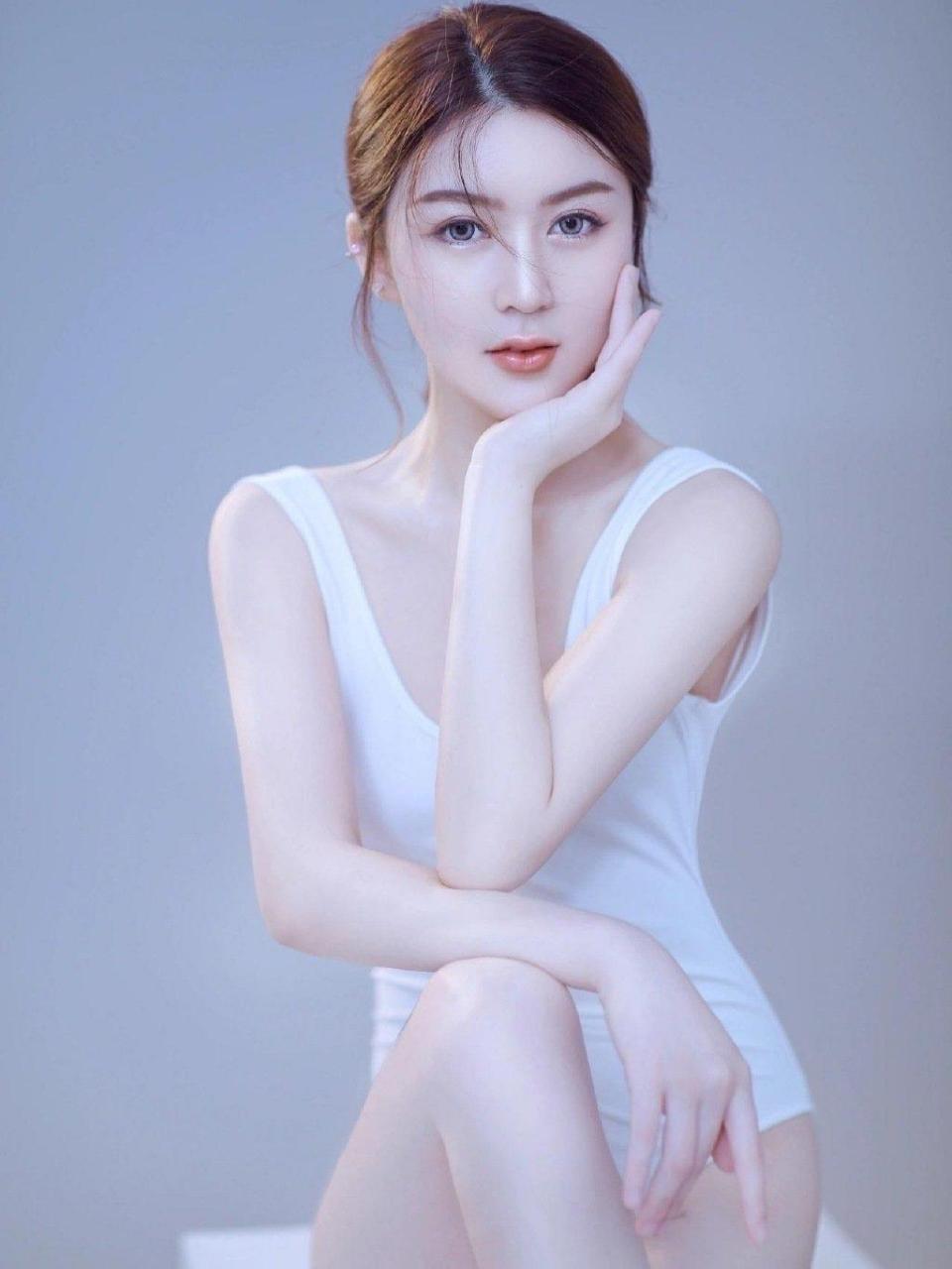 上联:面对面吃面 下联: 你怎么对?