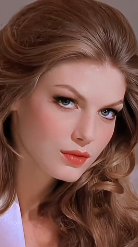 蓝血超模—安吉拉林德沃