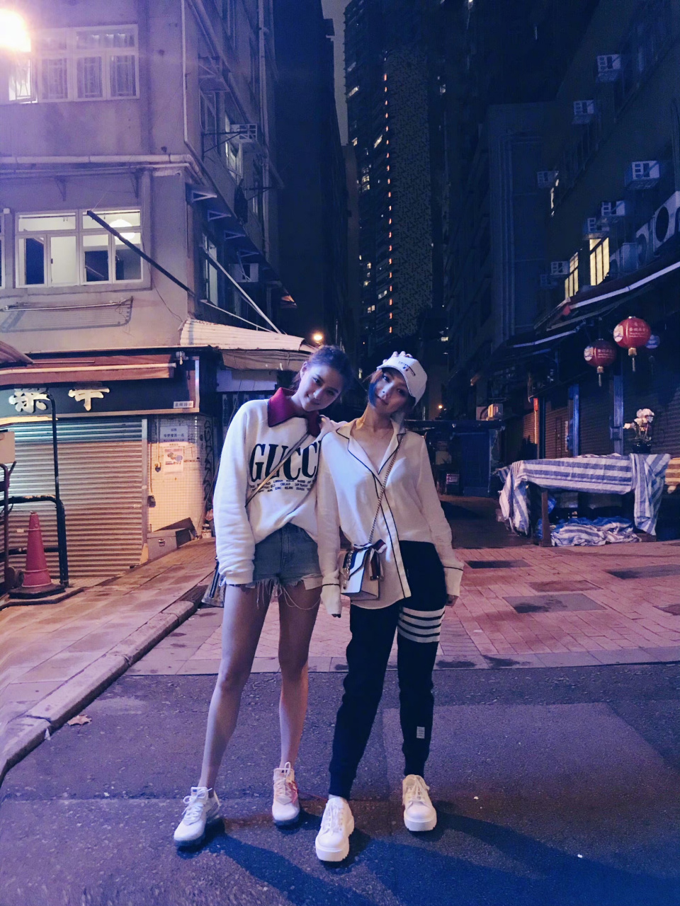 没想到邓紫棋和何超莲竟然是闺蜜.