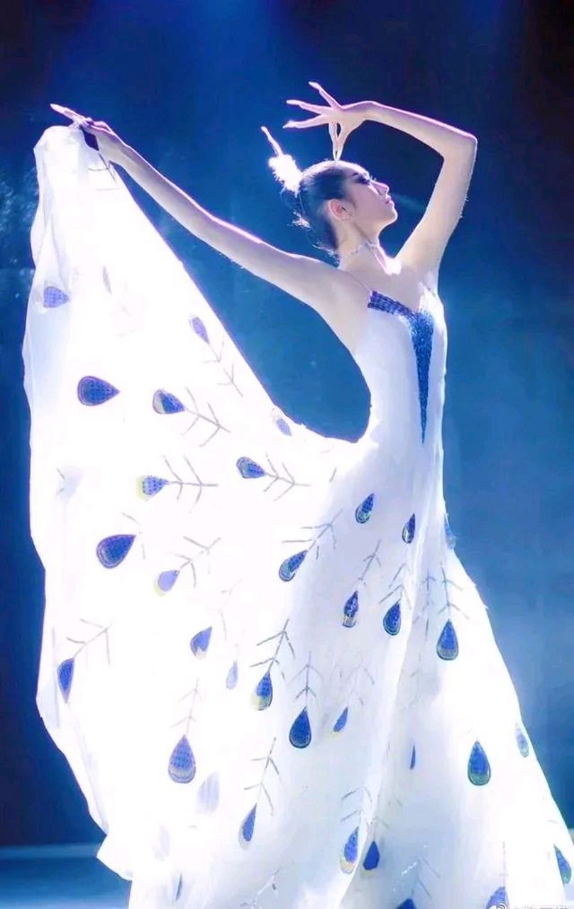 杨丽萍[心]可以说用一生诠释了《孔雀舞》的灵魂.