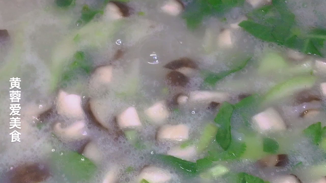 香菇滑鸡粥我家的最爱,出锅粥鲜肉嫩,清淡营养又好吃