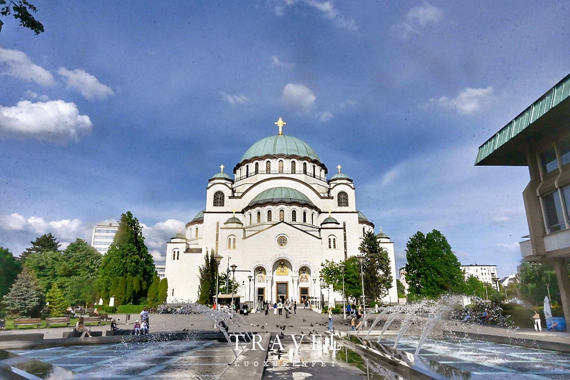 建了80多年都没有完工的圣萨瓦教堂是巴尔干半岛上最大的教堂,规模