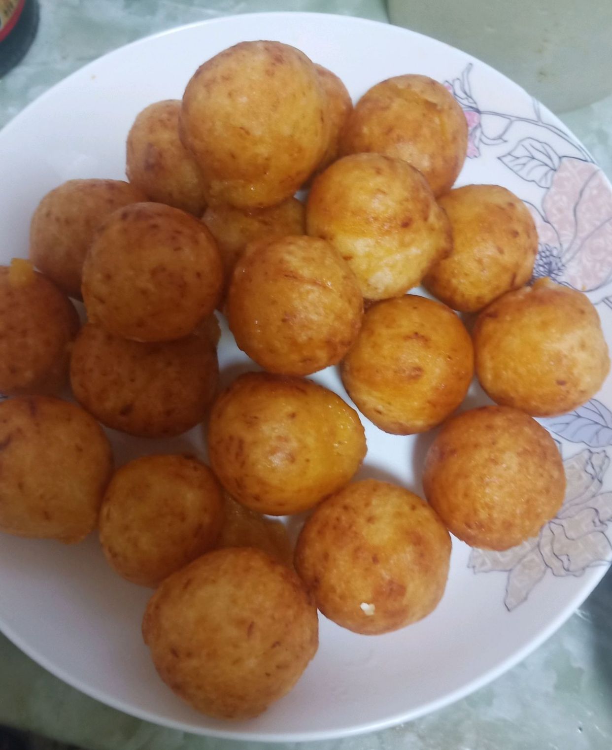 试试金黄酥软好看又好吃的南瓜丸子吧