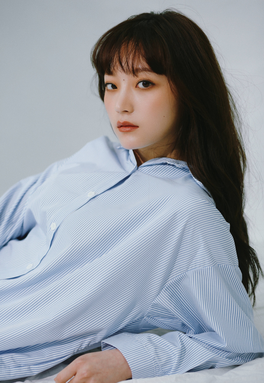 谢蕾蕾这身简单的穿搭,酷飒又有范!