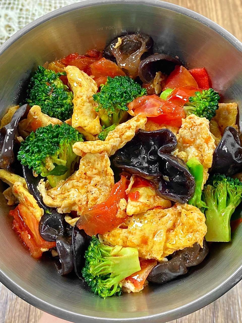 家人们,这个番茄西兰花炒鸡蛋真的可以去试试, 木耳还有西兰花都清爽