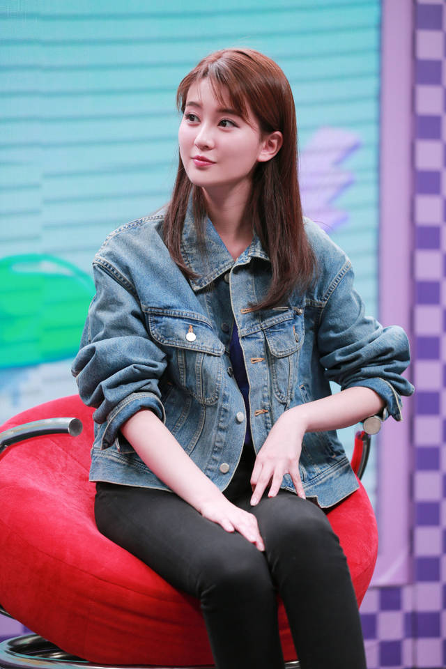 回首欢乐颂里关雎尔的扮演者乔欣