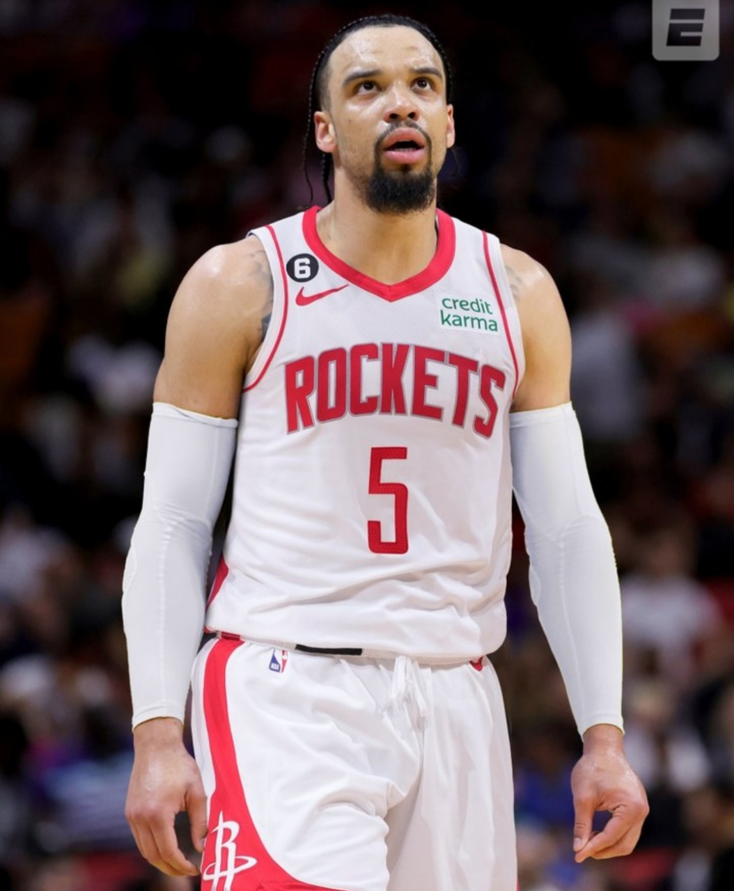 自由球员狄龙布鲁克斯的经纪人告诉espn,他已与休斯顿火箭队签订了一
