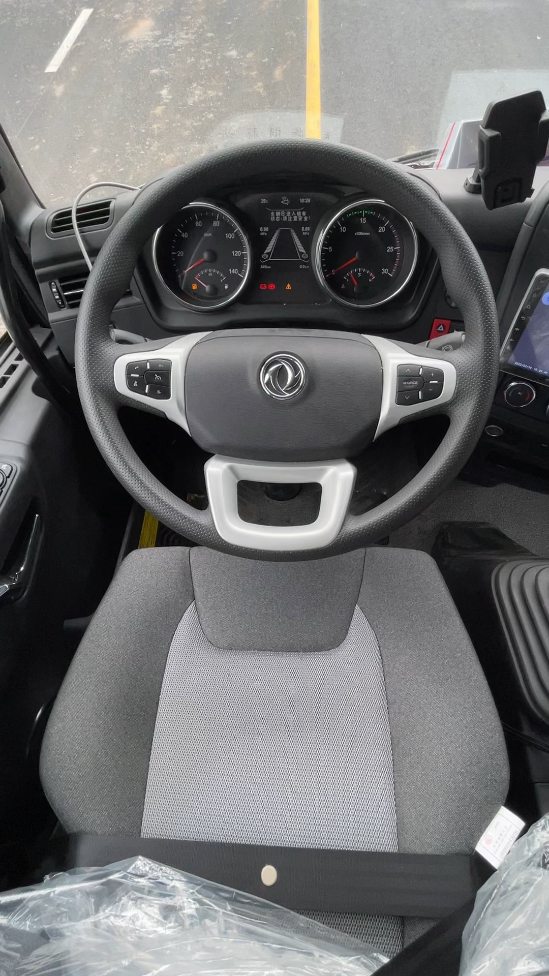 6米8东风天锦内饰怎么样