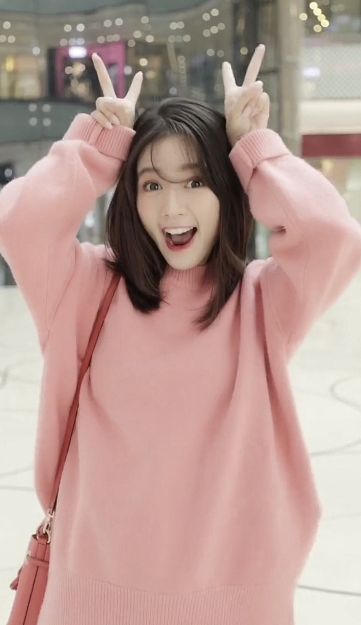 爆火后销声匿迹,回归再度登上全网热搜,千万网红吃不胖娘,她是九七