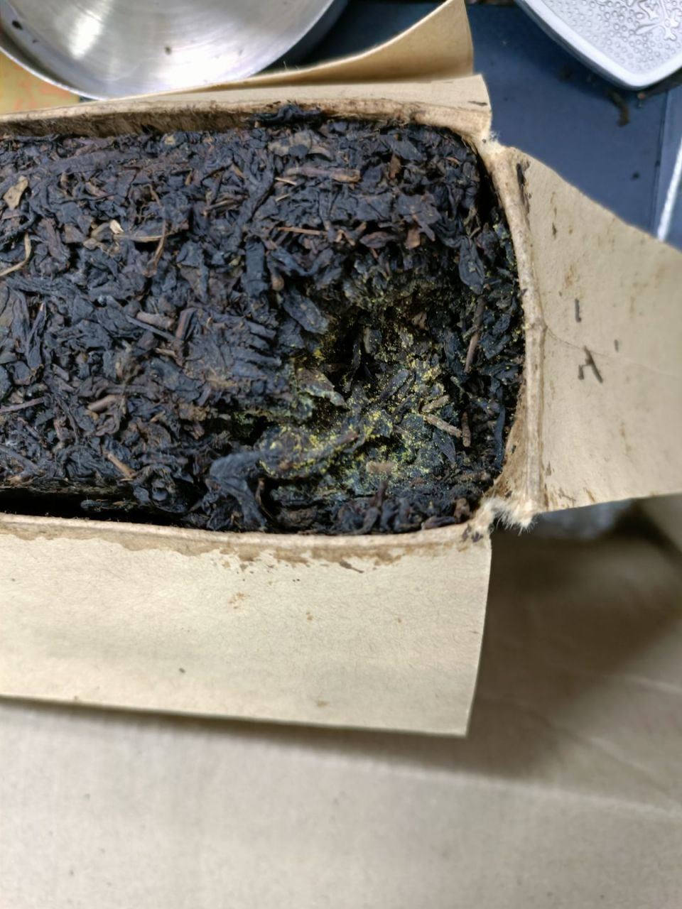 這種發黴的茶葉能喝嗎?