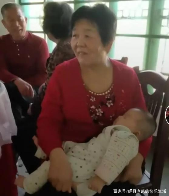 69岁高龄产妇不顾家人反对生下一名女婴,如今怎么样了?