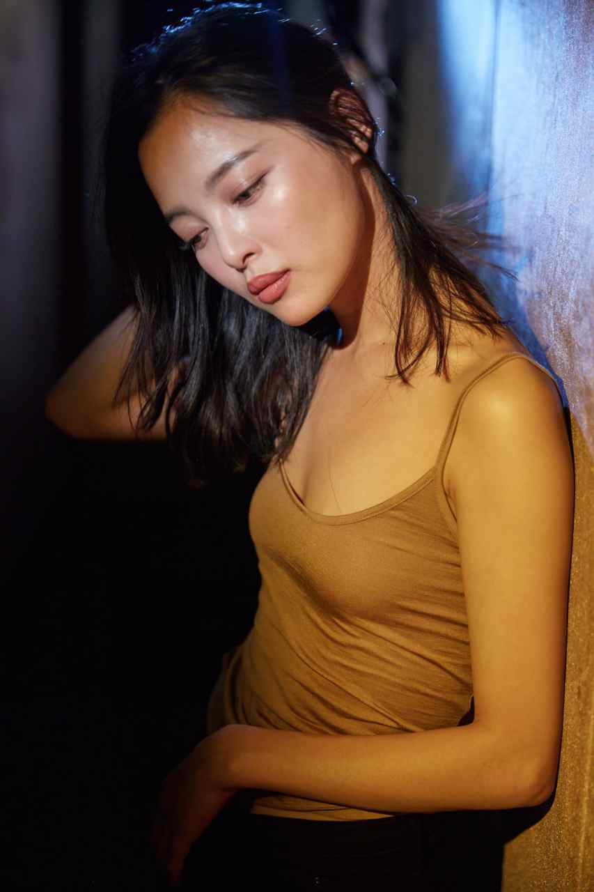 辛芷蕾男人装系列#明星# #娱乐# #性感美女