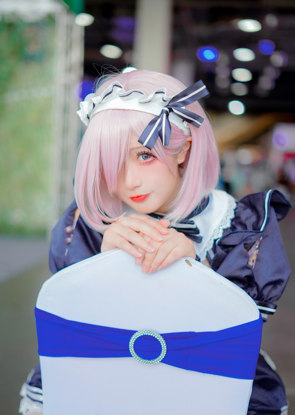 女仆玛修cos,难道是因为穿了白丝的原因,腿显得有点胖啊