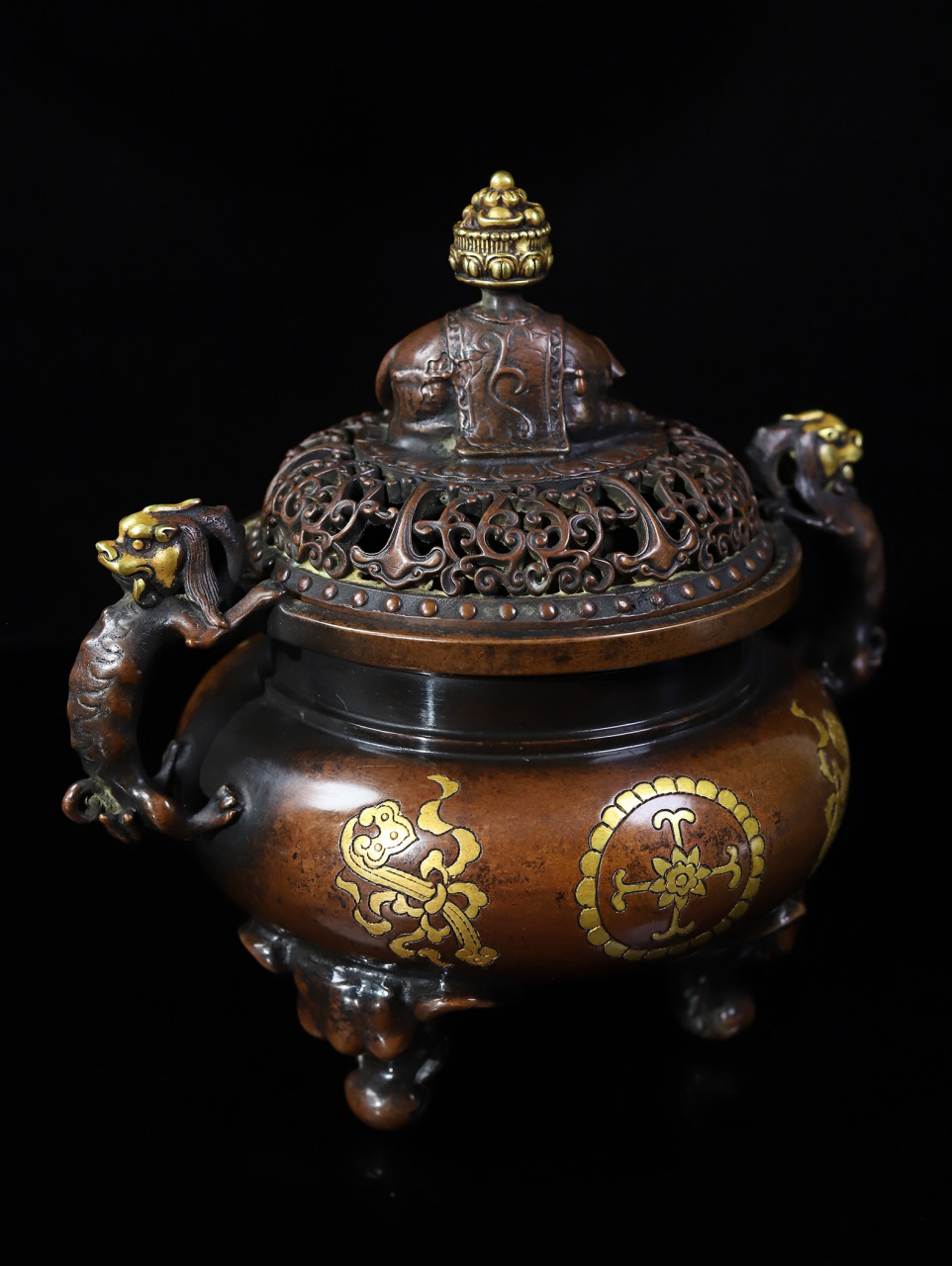 珍品精工紫铜鎏金双兽耳象盖熏香炉.