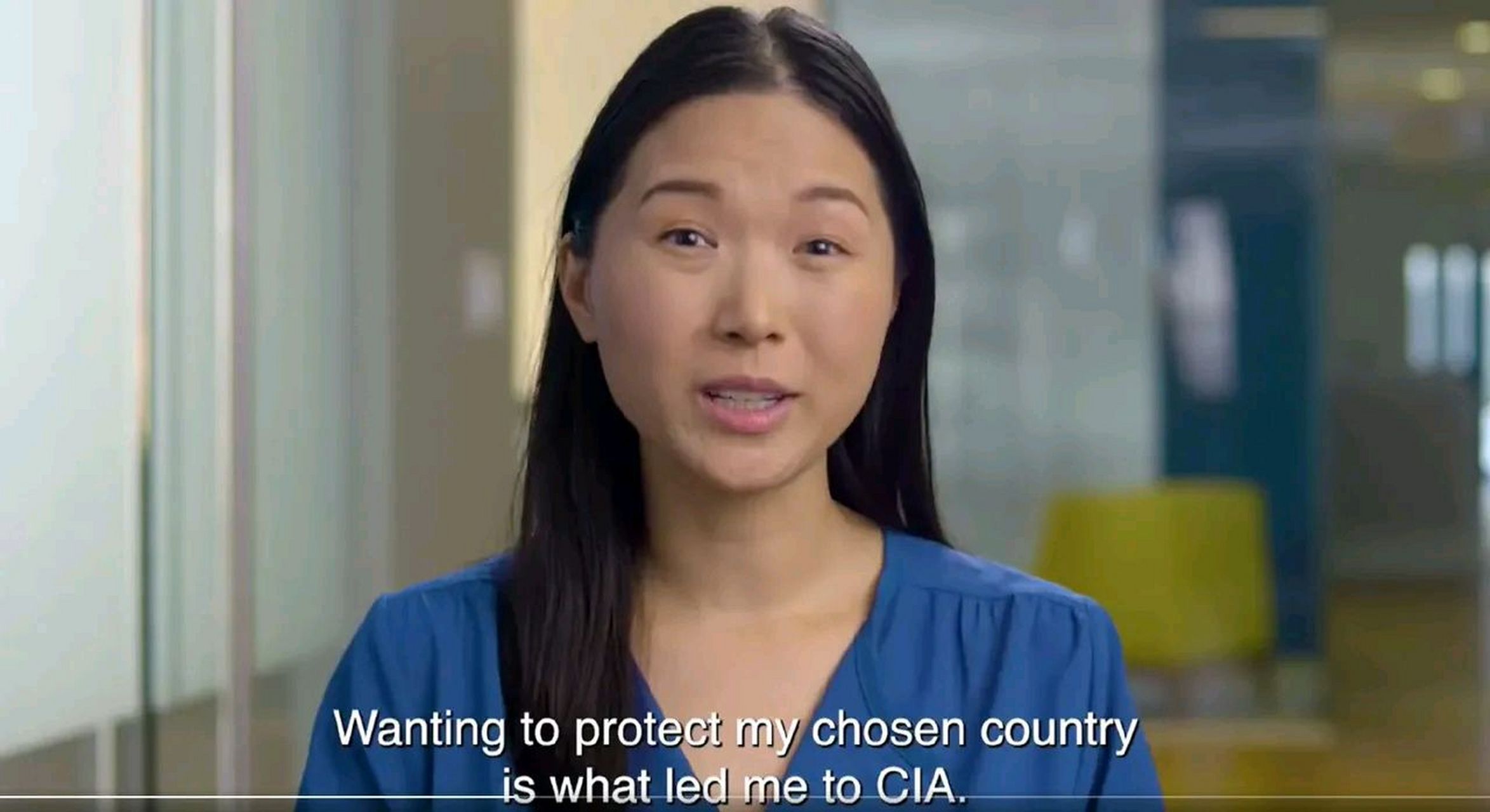 美国cia今天又在社交媒体发广告,招募"翻译官".