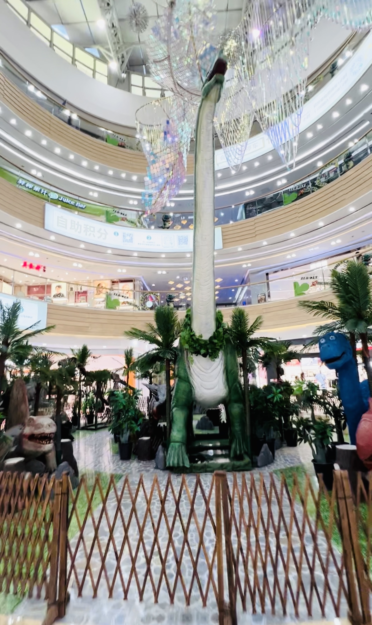 青浦吾悦邀你重返侏罗纪 新城控股集团青浦吾悦广场