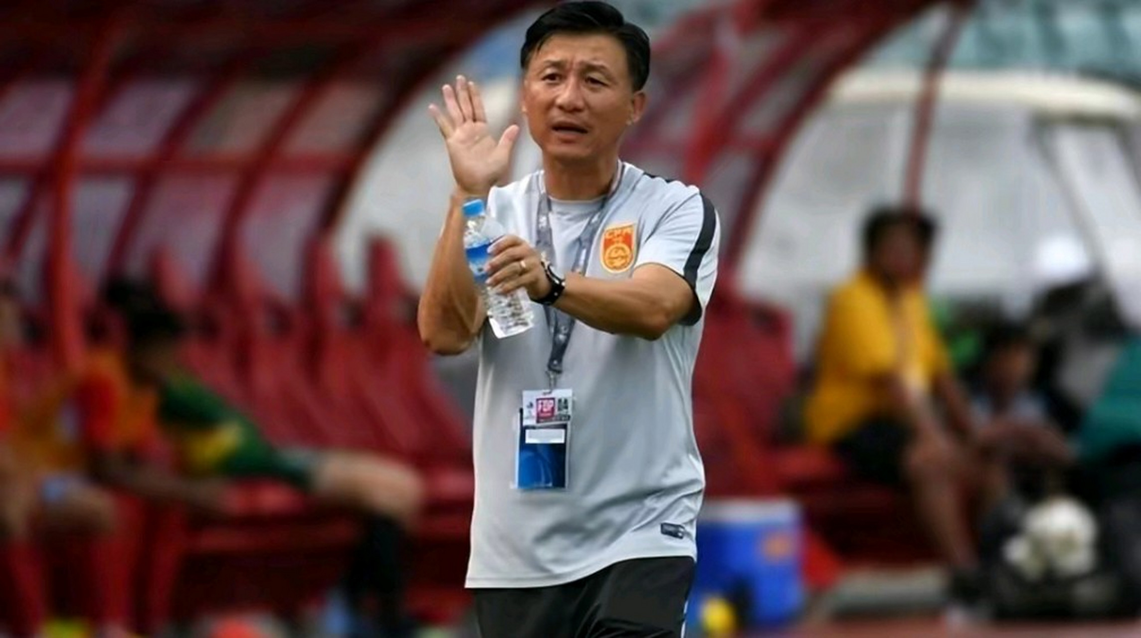 国奥越踢越差,成耀东要是不行就别勉强自己了!