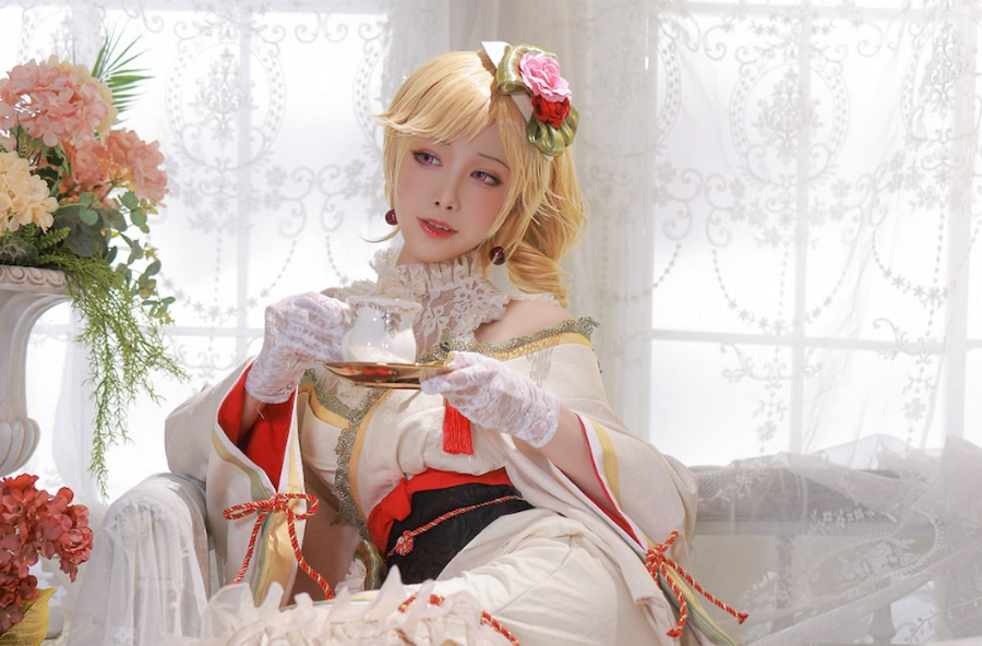 水淼cos的作品虽然比不上过期的米线线喵那么多,但每一部都是相当的用