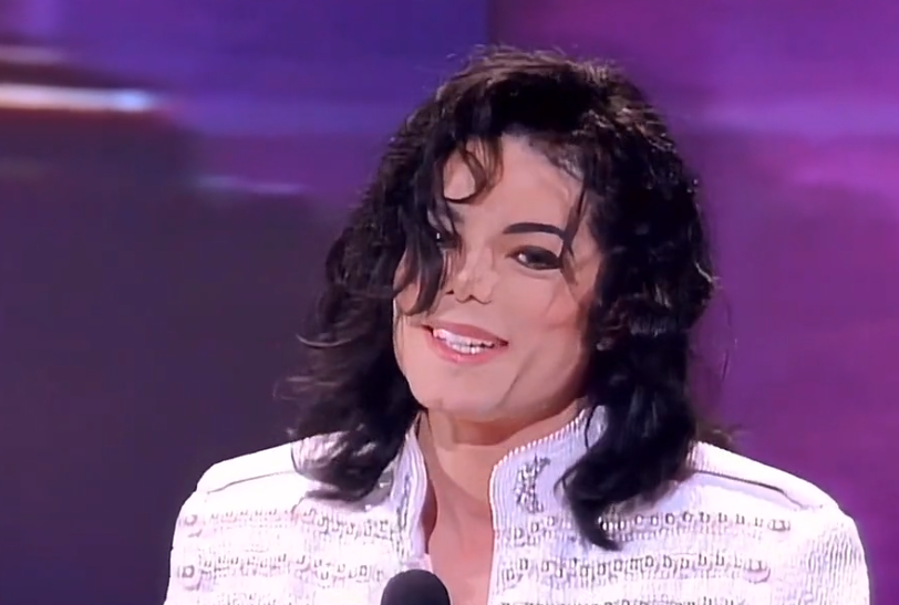 1993年第35届格莱美奖,迈克尔杰克逊荣获格莱美传奇奖