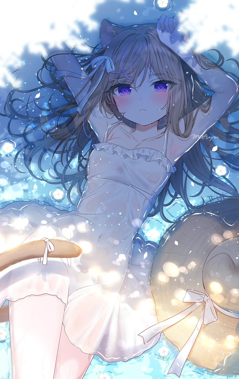 在水面上平躺的猫猫,原来尾巴是会自动浮出水面的呀[awsl]#二次元