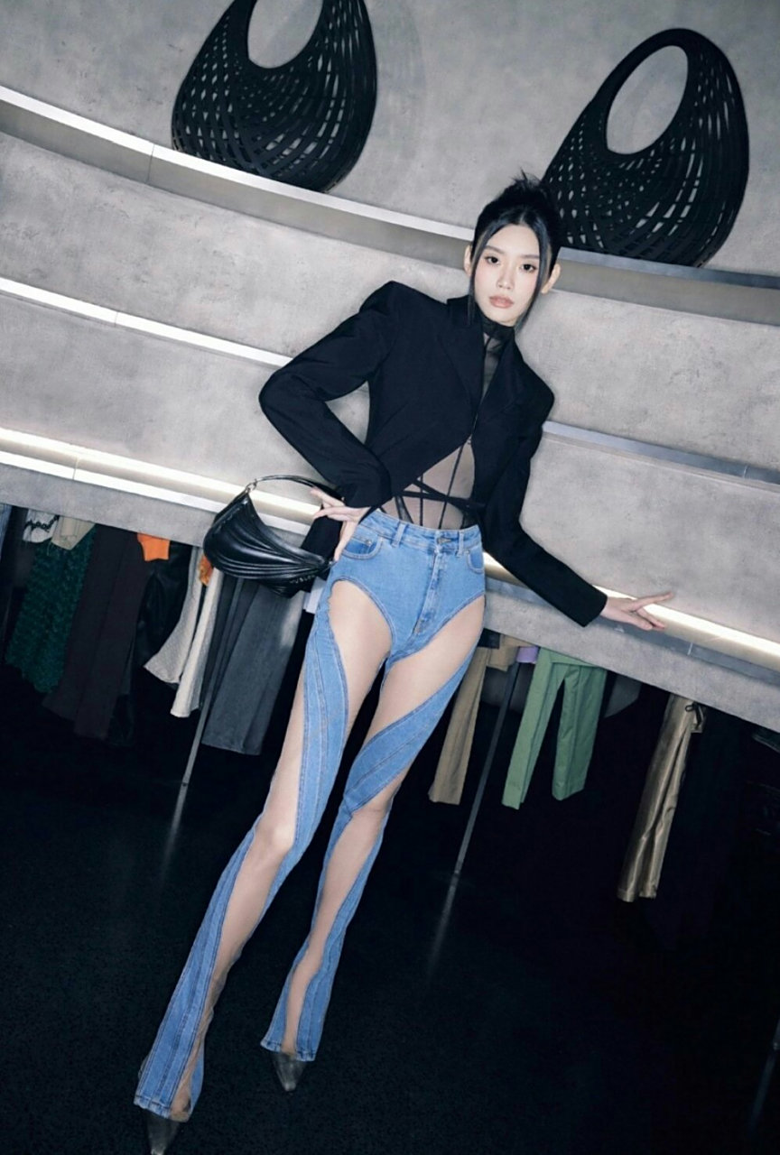 奚梦瑶的腿好惊人……#娱乐最前沿