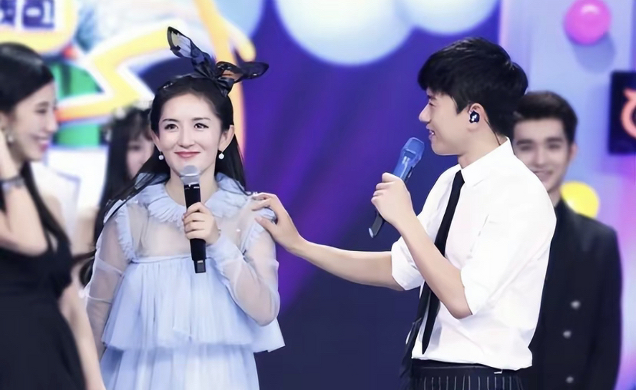 谢娜张杰一家五口香港游玩,公开感谢王祖蓝安排,网友:给钱了 8月16日