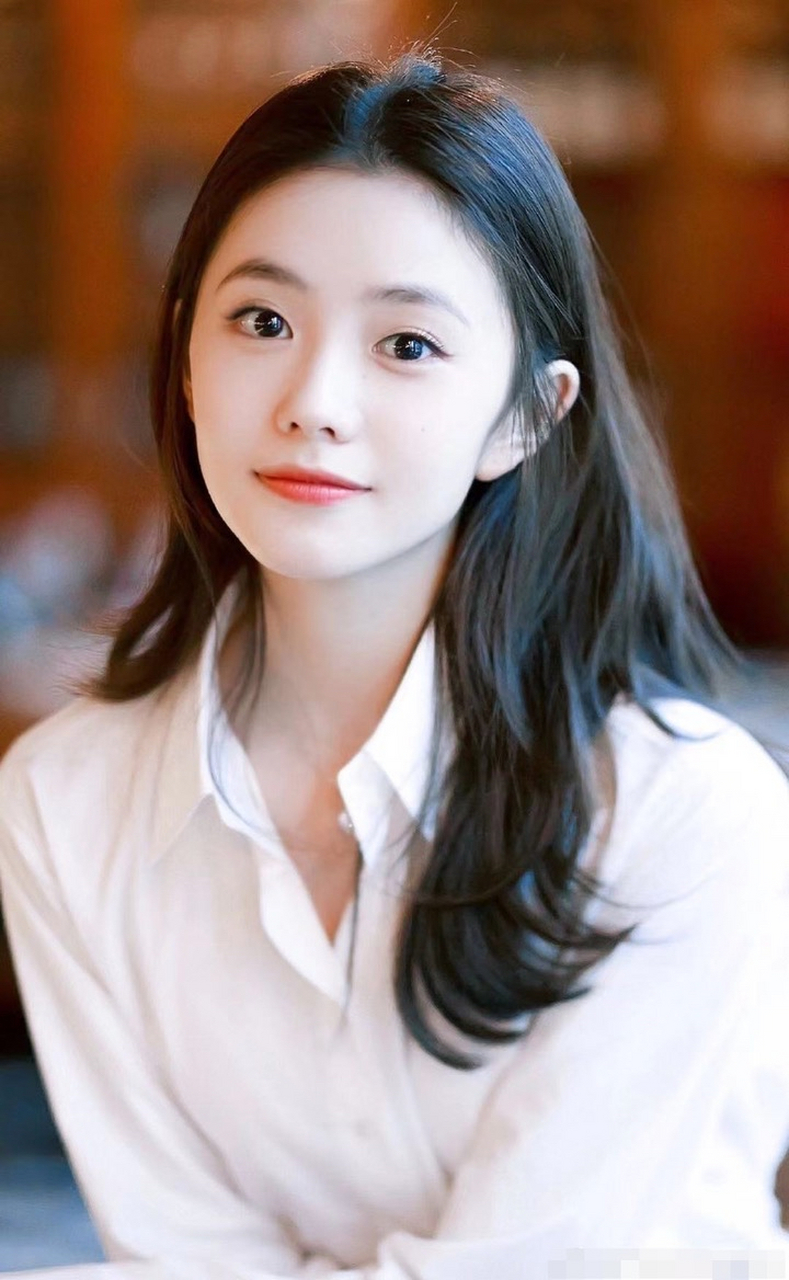 刘浩存,出生于吉林省通化市辉南县,中国内地影视女演员,毕业于北京