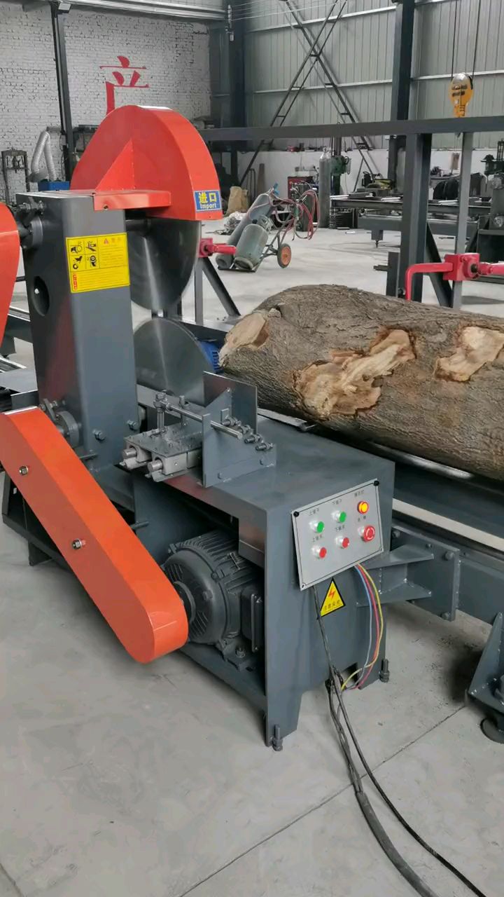 大型圆木推台锯,自动行走,省时省力,支持定制