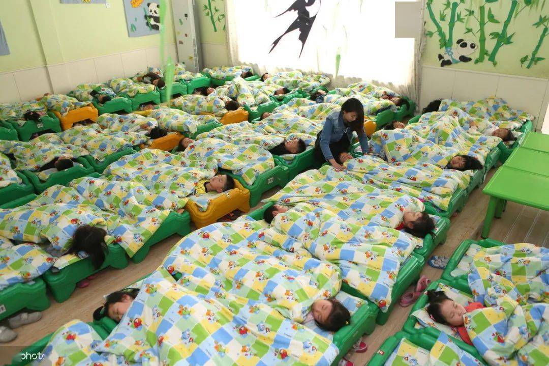 到底要不要午睡?孩子自己说了算——睡渣宝宝幼儿园午睡指南