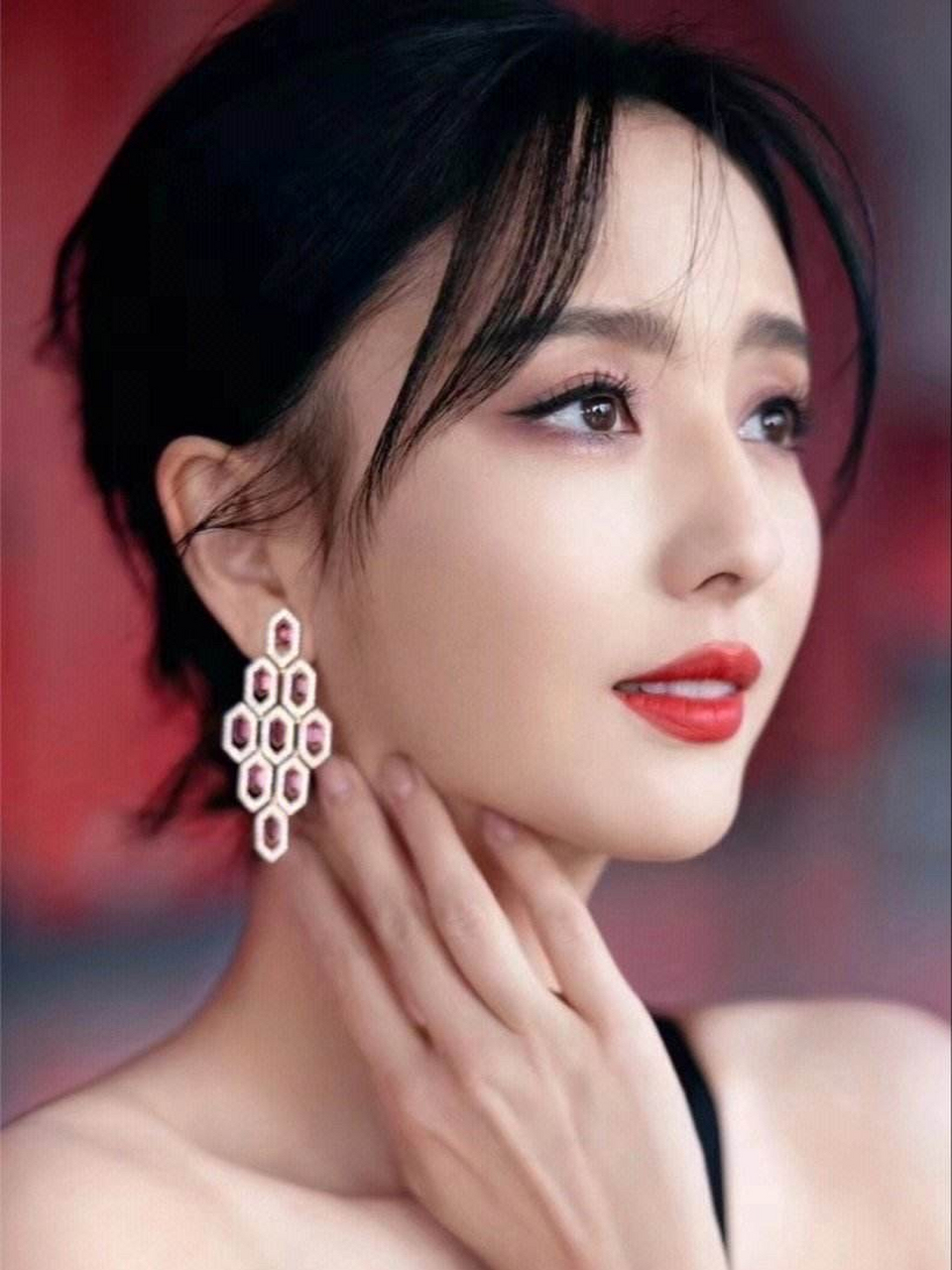 佟丽娅之赵飞燕,电视剧《母仪天下》中的角色,舞姿轻盈如燕,本来和汉