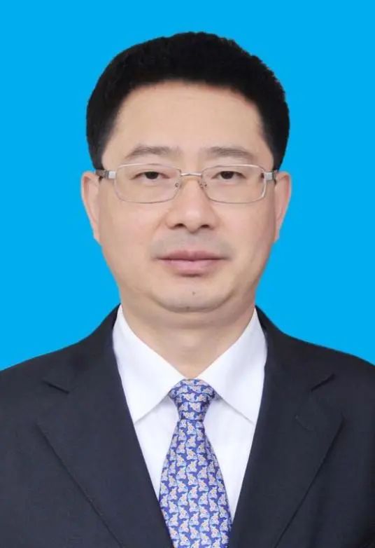 准"80后"的她拟晋升,3位厅级履新,上海任前公示3名干部