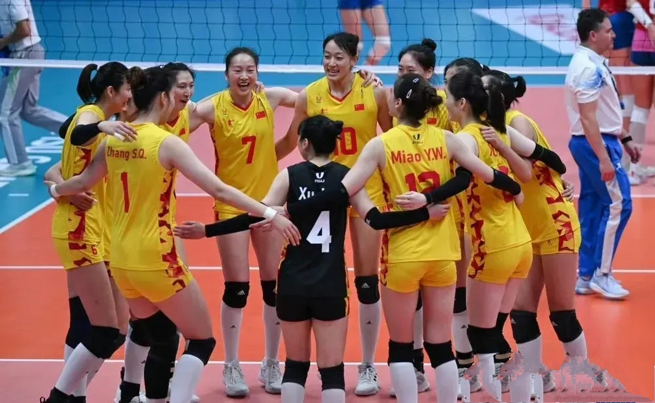 2023成都大运会中国女排身高一览 1. 张世琦(1.96米)  2. 高意(1.