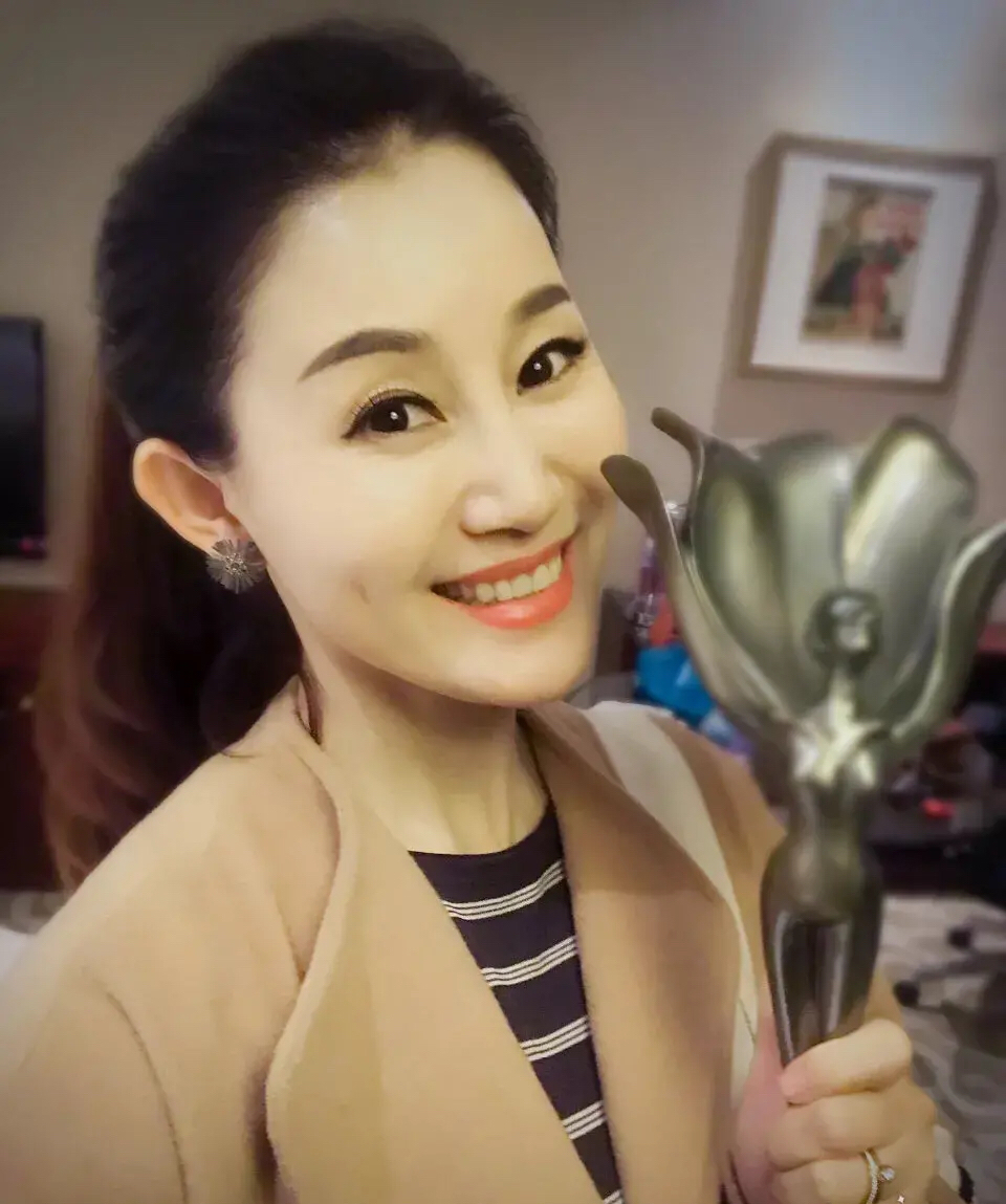 著名演员郭广平的妻子原来也是演员啊,真漂亮