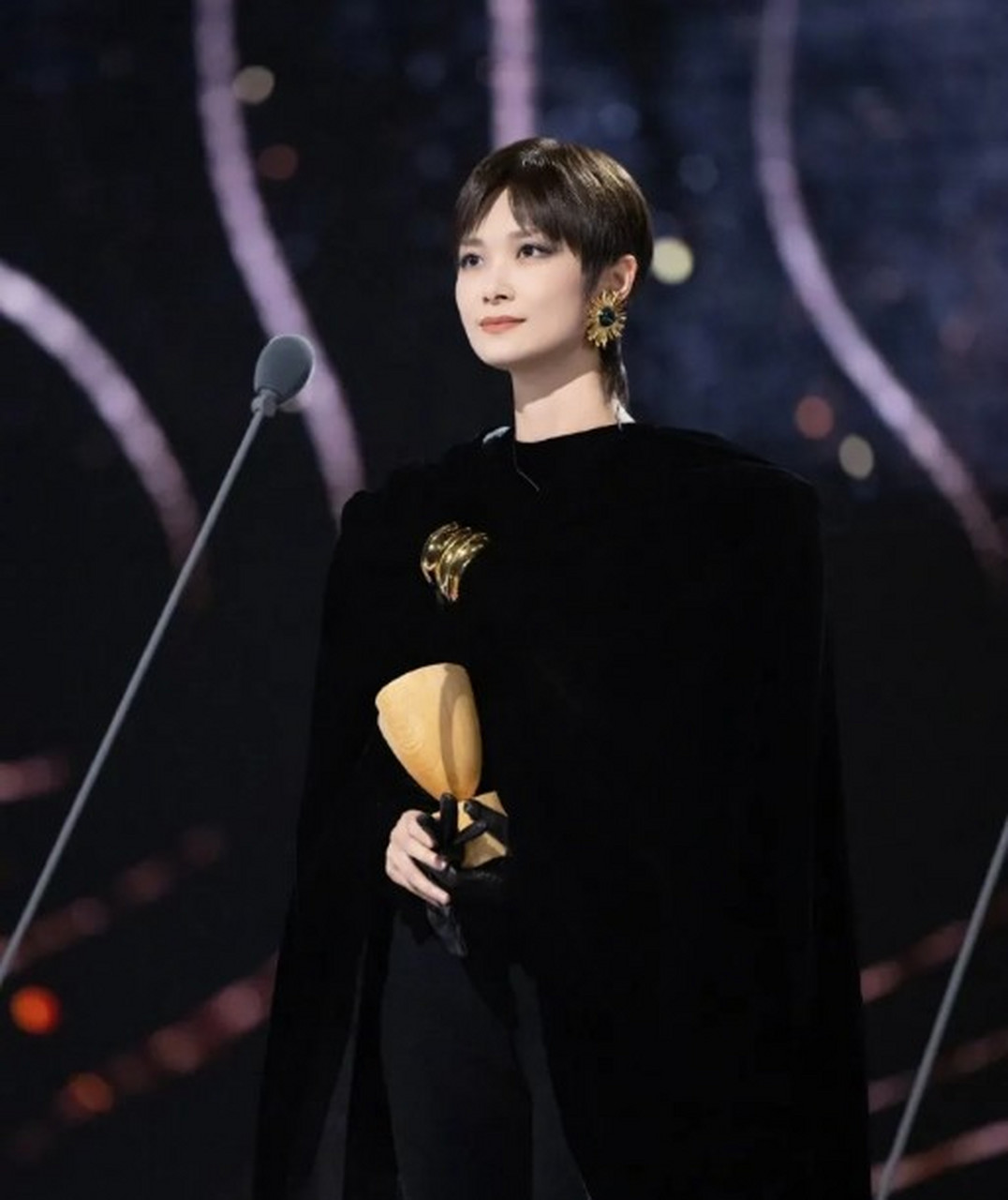 恭喜李宇春获得腾讯视频星光大赏年度影响力艺人荣誉!