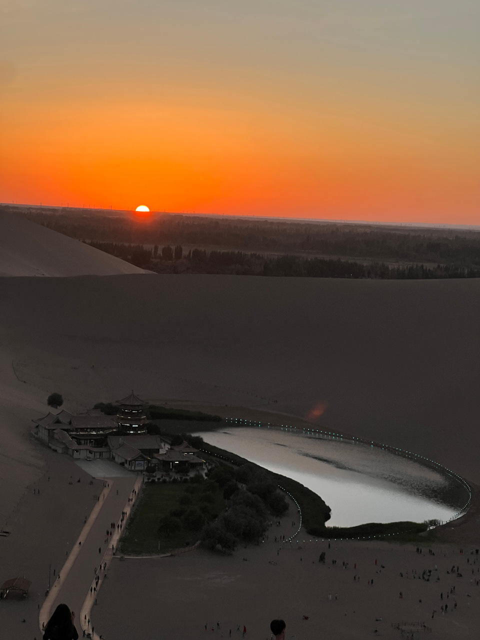 大漠孤烟直 长河落日圆 #敦煌